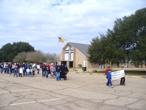 04 The Group starts the Walk